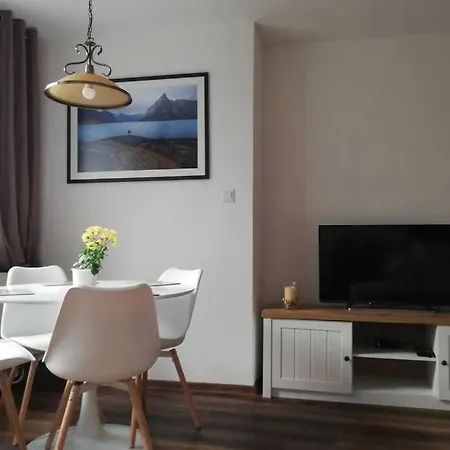 Apartman - Vyhled Na Praded Ze Zahrady Domu